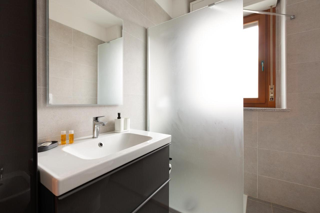 Milan Comfy Apartment X3 - With Balcony Exterior foto